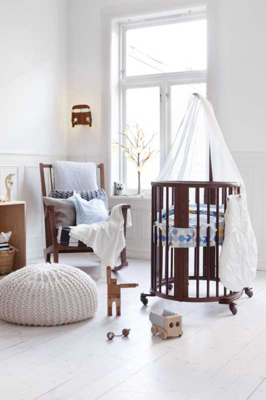 Stokke Sleepi bölcső dióbarna színben