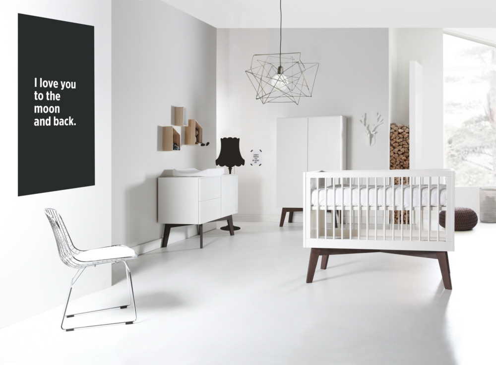 Kidsmill Sixties Kidsmill Sixties fehér retro babaszoba bútor dió lábakkal