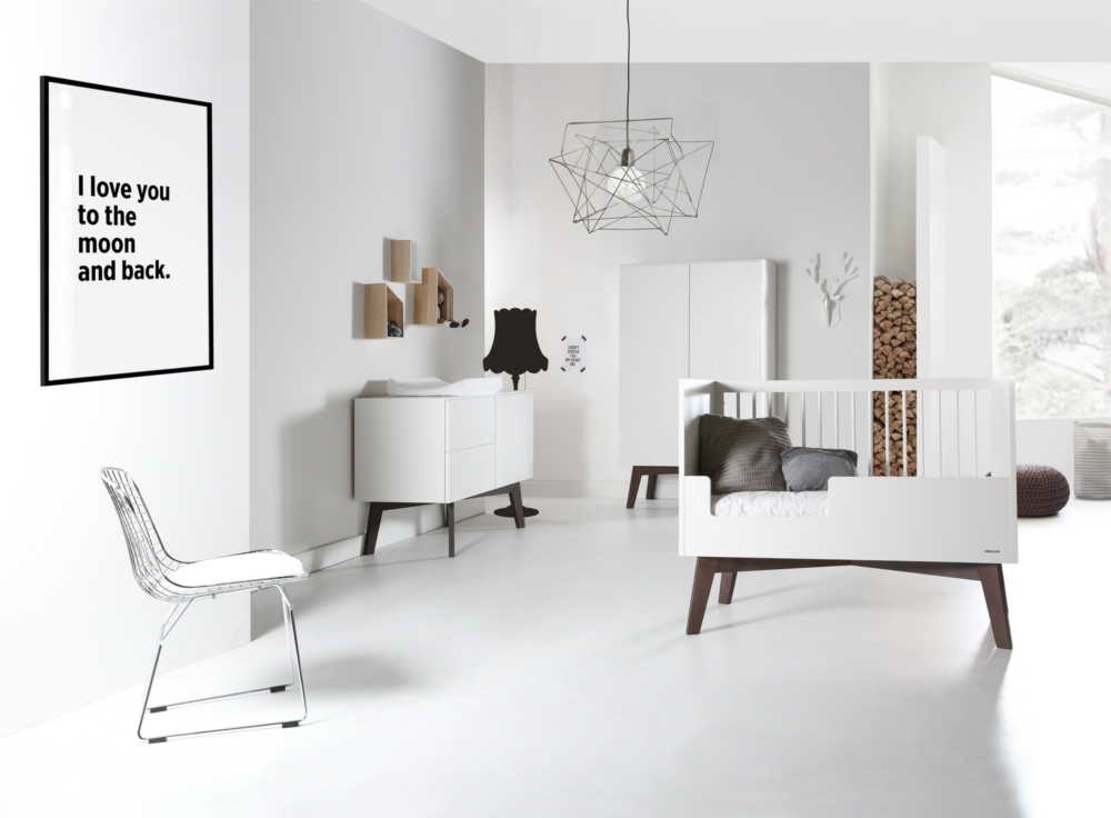 Kidsmill Sixties Kidsmill Sixties fehér retro babaszoba legurulásgátlóval