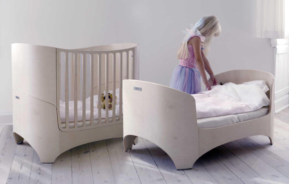 Leander gyerekággyá alakítható kiságy